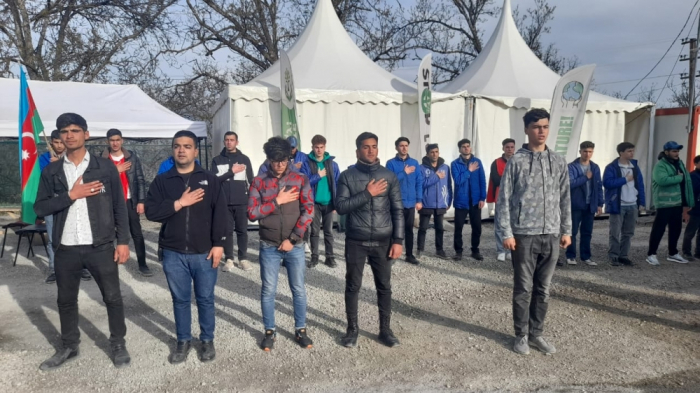   Friedliche Proteste aserbaidschanischer Öko-Aktivisten auf der Latschin-Chankendi-Straße gehen weiter  