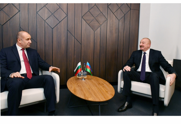   Präsident Ilham Aliyev führt ein Einzelgespräch mit dem bulgarischen Präsidenten Rumen Radev  