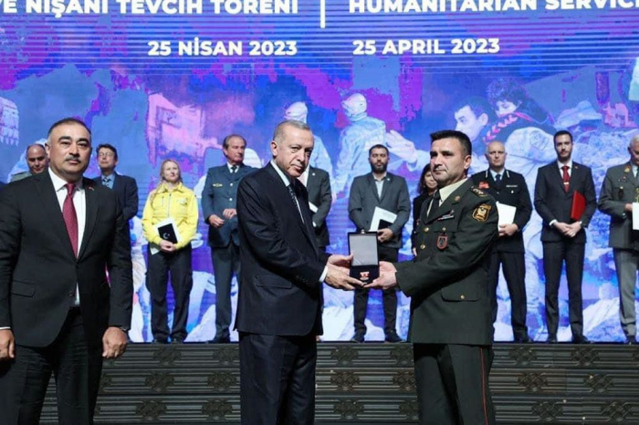   Head of Azerbaijani military medical personnel awarded for post-earthquake help  