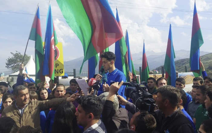   Protest aserbaidschanischer Öko-Aktivisten auf der Latschin-Chankendi-Straße wird vorübergehend ausgesetzt  