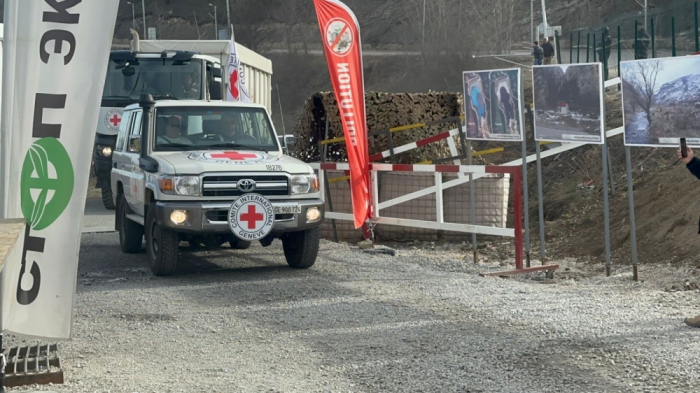   Nine ICRC vehicles pass freely along Lachin-Khankendi road   