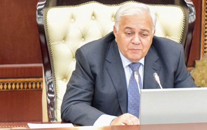    Oqtay Əsədovun qardaşının ölkədən çıxışına    "stop" qoyuldu       
