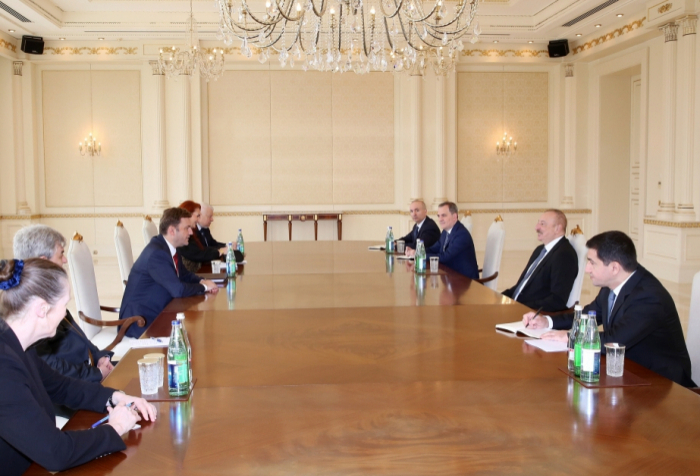   Presidente Ilham Aliyev recibe al presidente en ejercicio de la OSCE  