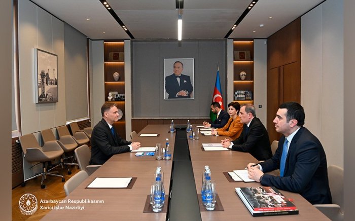 Ceyhun Bayramov Petr Zix ilə görüşüb  
