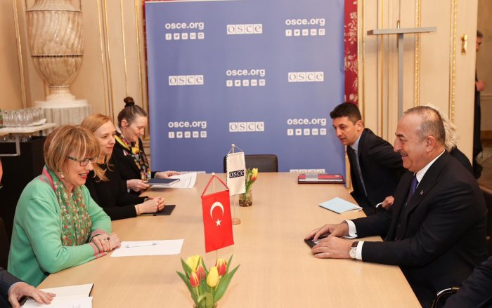    Çavuşoğlu ATƏT-in baş katibi ilə Ukrayna və Cənubi Qafqazdakı vəziyyəti müzakirə edib     
