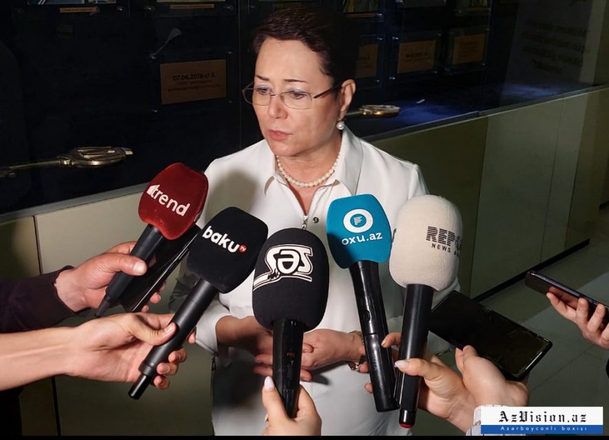    "Ukraynada vəziyyət pisdir, məni geri çağırıblar" -    Elmira Axundova      