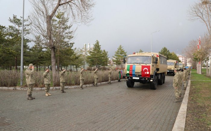    Türkiyədə Azərbaycan hərbçiləri qarşılandı    