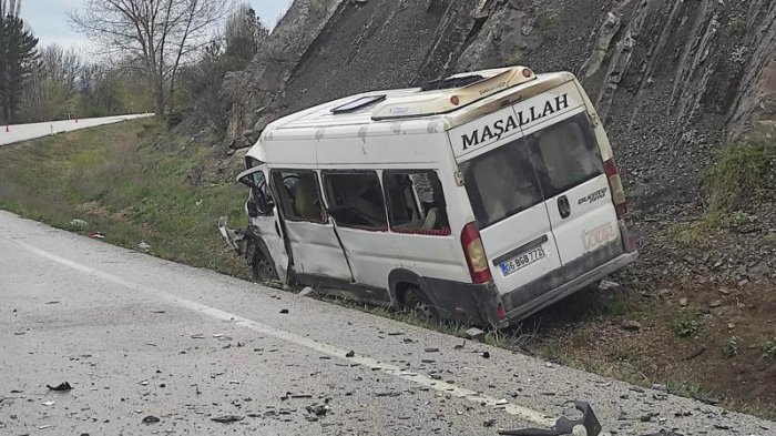       Dəhşətli qəza:    2 ölü, 17 yaralı   