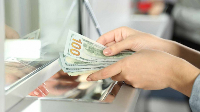       Bankda həyəcan siqnalı:    Saxta pul vermək istədi   