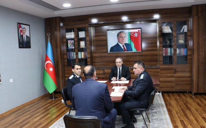 Baş prokuror Ağcabədidə vətəndaşları qəbul edib  
