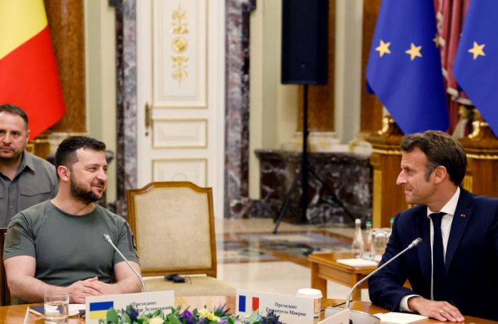   Macron et Zelensky se sont entretenus au téléphone  