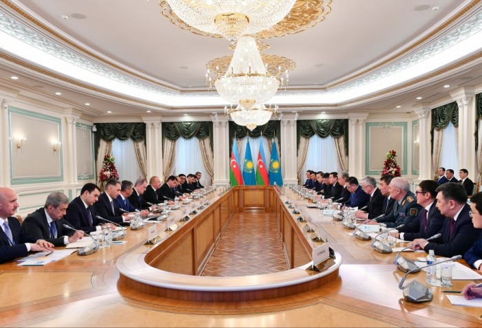   Le président azerbaïdjanais invite son homologue kazakh à effectuer une visite en Azerbaïdjan  