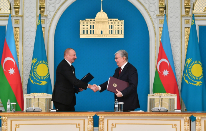  L’Azerbaïdjan et le Kazakhstan signent un certain nombre de documents - Photos