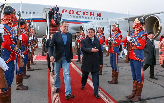    Lavrov cins şalvarda səfər etdi -    FOTOLAR      