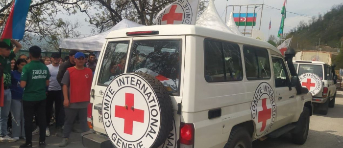 Another ICRC convoy moves freely along Azerbaijan