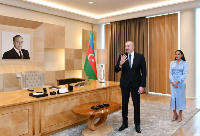     Presidente de Azerbaiyán  : “Cuando se faltó al respeto a nuestra bandera, las atletas turcas restauraron la justicia”  