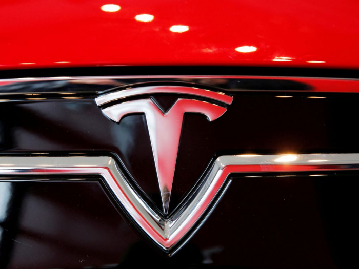 Etats-Unis : Tesla relève légèrement ses prix