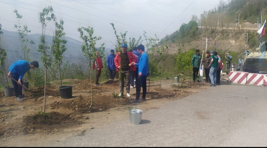    Ekofəallar başa çatan aksiya yerində ağaclar əkib   