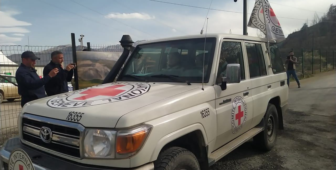 ICRC convoy drives freely along Azerbaijan