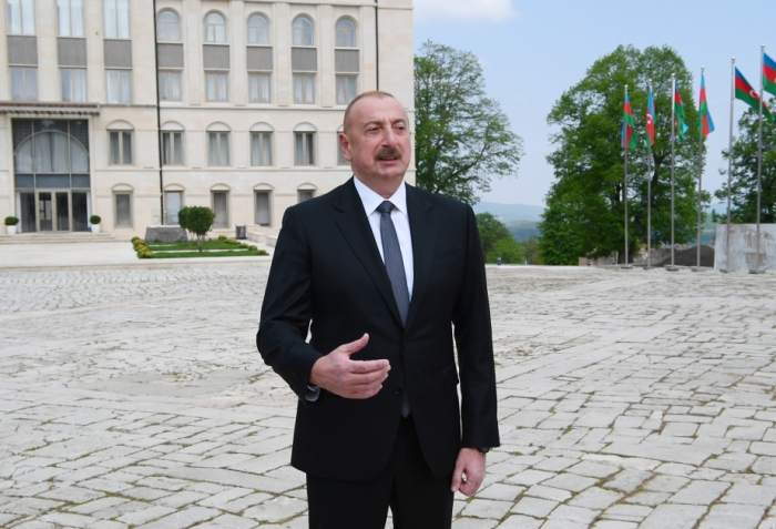   Ilham Aliyev : Le peuple azerbaïdjanais a choisi un dirigeant fort en la personne d’Heydar Aliyev et ne s