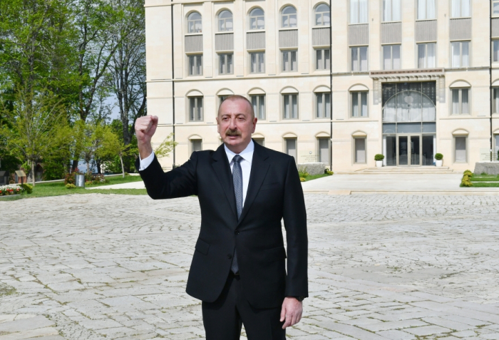  Ilham Aliyev : La première pierre de dix villages a été posée au Karabagh et au Zenguezour oriental depuis le 2 mai 