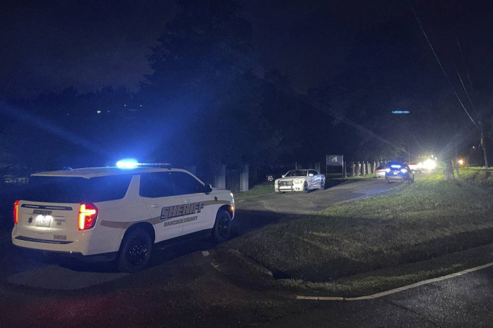 Two teens dead, four wounded in Mississippi house party shooting 