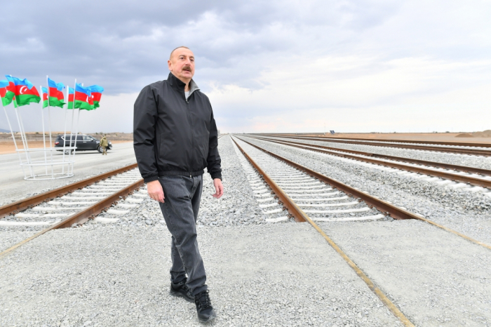  Aserbaidschanischer Präsident macht sich mit dem Bau der Barda-Agdam-Eisenbahn bekannt