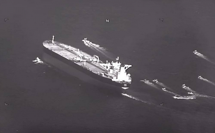  SEPAH Hörmüz boğazında neft tankerini qaçırdı  - VİDEO  