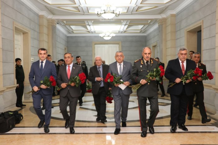       Xanlar Vəliyev:    "Heydər Əliyev tarixdə əbədi olaraq qalacaqdır"   