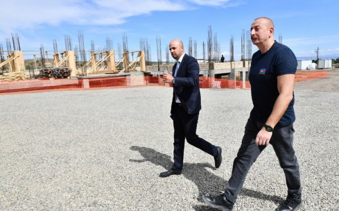    İlham Əliyev Cəbrayılda məktəb binasının tikinti işləri ilə tanış olub  
   