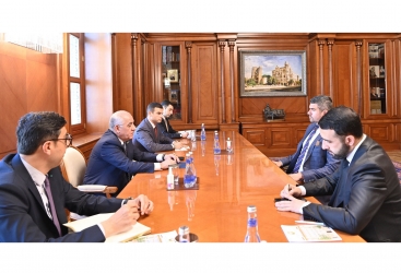 Azerbaijani PM meets with President of World Minifootball Federation
 