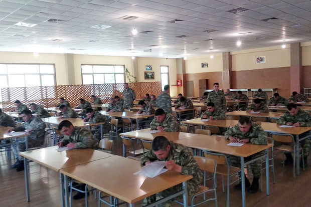 “Tərbiyəvi işin təşkili və psixoloq” ixtisasları üzrə zabitlərin yoxlanışı davam edir    - FOTO   