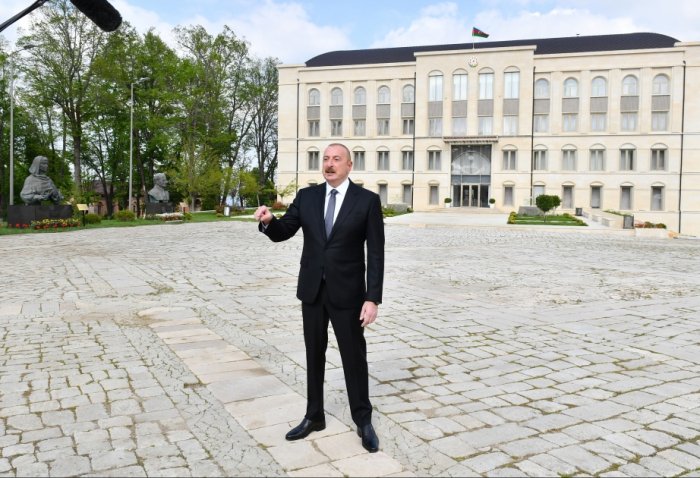       İlham Əliyev:    "Şuşa Zəfərimizin rəmzidir, Şuşa Zəfərimizin tacıdır"  
   