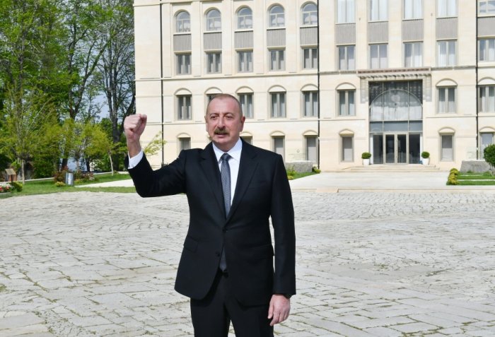       Prezident:    "Azərbaycan Avrasiyada nəqliyyat mərkəzlərindən birinə çevrilib"   