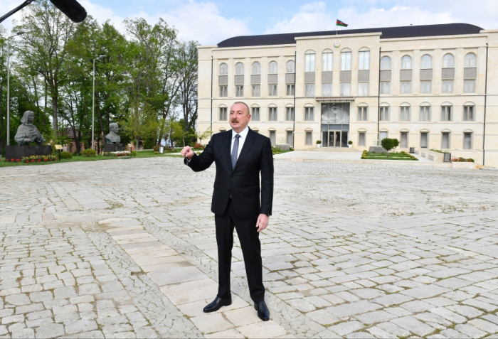     Aserbaidschanischer Präsident:   Schuscha ist das Symbol unseres Sieges, Schuscha ist die Krone unseres Sieges  