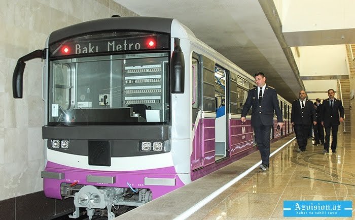    Metronun iş vaxtı bir saat uzadıldı   