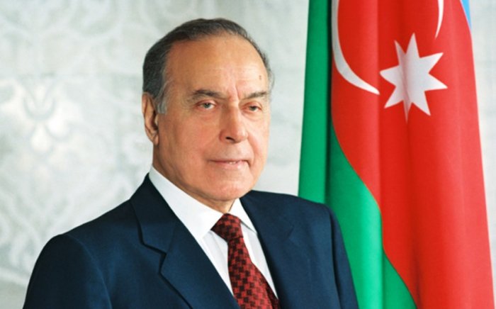 Avstraliya mətbuatı Heydər Əliyevin enerji sektorundakı siyasətindən yazıb  
