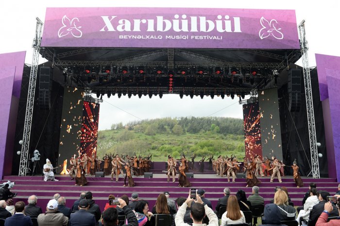    Şuşada “Xarıbülbül” Beynəlxalq Musiqi Festivalının qala-konserti olub  
   