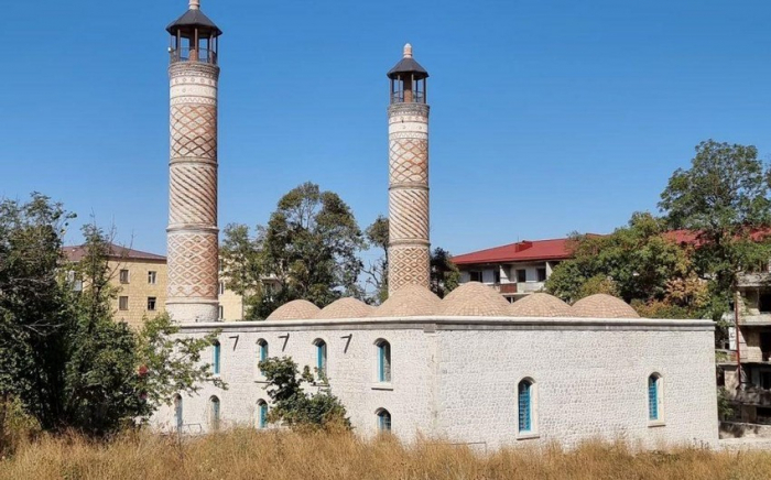   Yukhari-Govhar-Agha-Moschee wird nach dem Wiederaufbau und der Restaurierung in Schuscha eröffnet  