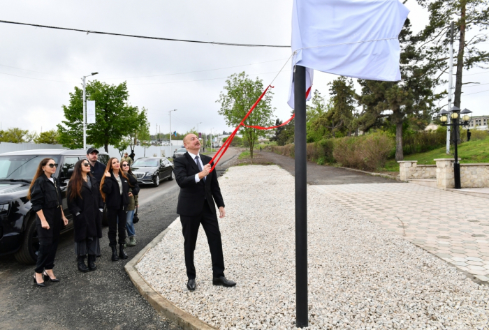 Dévoilement des plaques à l’intersection des rues Heydar Aliyev et du 8 Novembre à Choucha - PHOTO