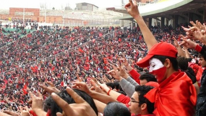       İranda stadionda etiraz:    "Türk dilində mədrəsə, olmalıdır hər kəsə!"    - VİDEO     
   