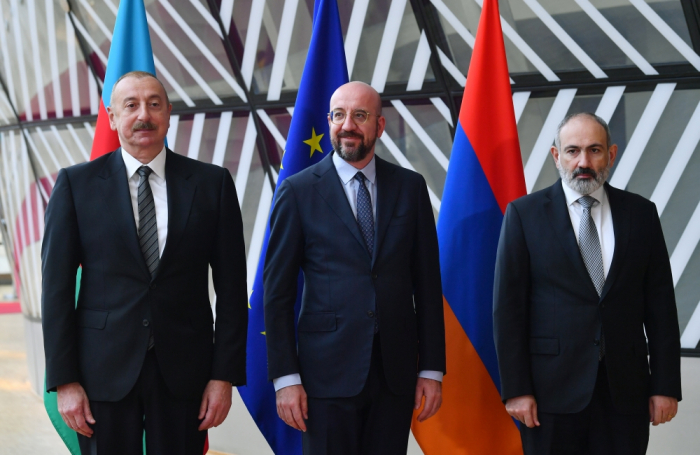   Präsident Aliyev traf sich mit dem Präsidenten des Europäischen Rates und dem armenischen Premierminister  
