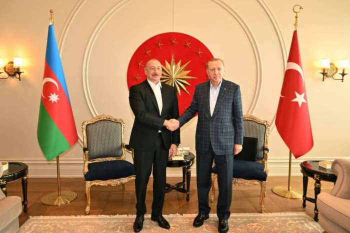   Präsident Ilham Aliyev telefoniert mit dem Präsidenten Recep Tayyip Erdogan  