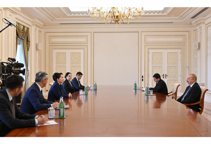   Präsident Aliyev empfängt die Vorsitzende des usbekischen Senats Oliy Majlis  
