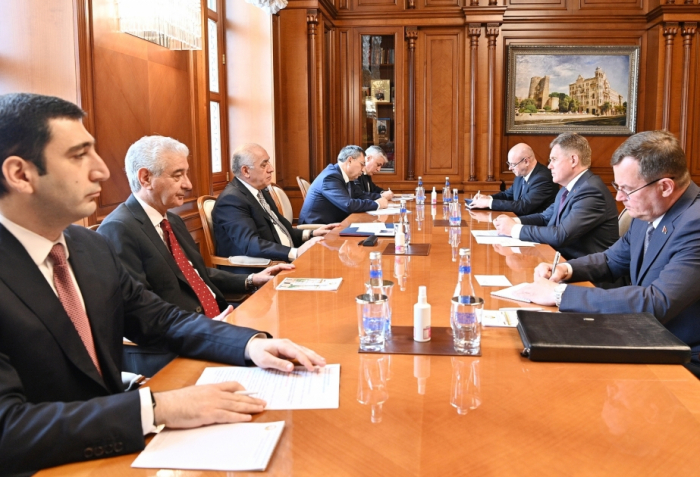   Aserbaidschanischer Premierminister trifft sich mit dem belarussischen Vizepremier  