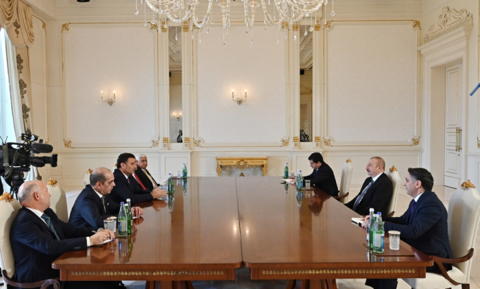   Präsident Ilham Aliyev empfängt den Sprecher des Repräsentantenhauses von Jordanien  