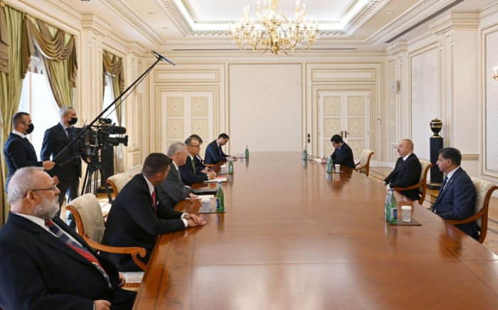  Ilham Aliyev recibió a Boris Kollár  