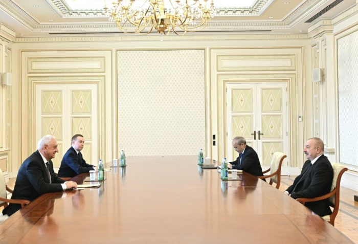   Präsident Aliyev empfängt den Vorstandsvorsitzenden der Eurasischen Wirtschaftskommission  