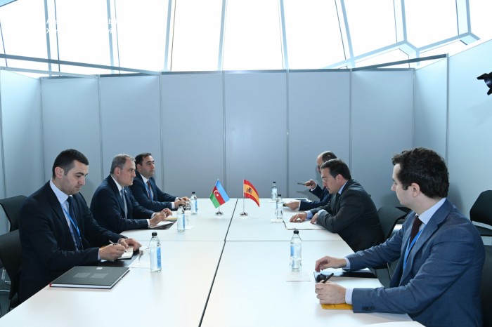   Es fand ein Treffen der Außenminister Aserbaidschans und Spaniens statt  