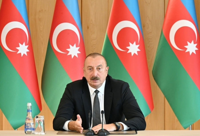     Präsident Aliyev:   Schnelle Aufrüstung Armeniens stellt neue Bedrohungen dar  